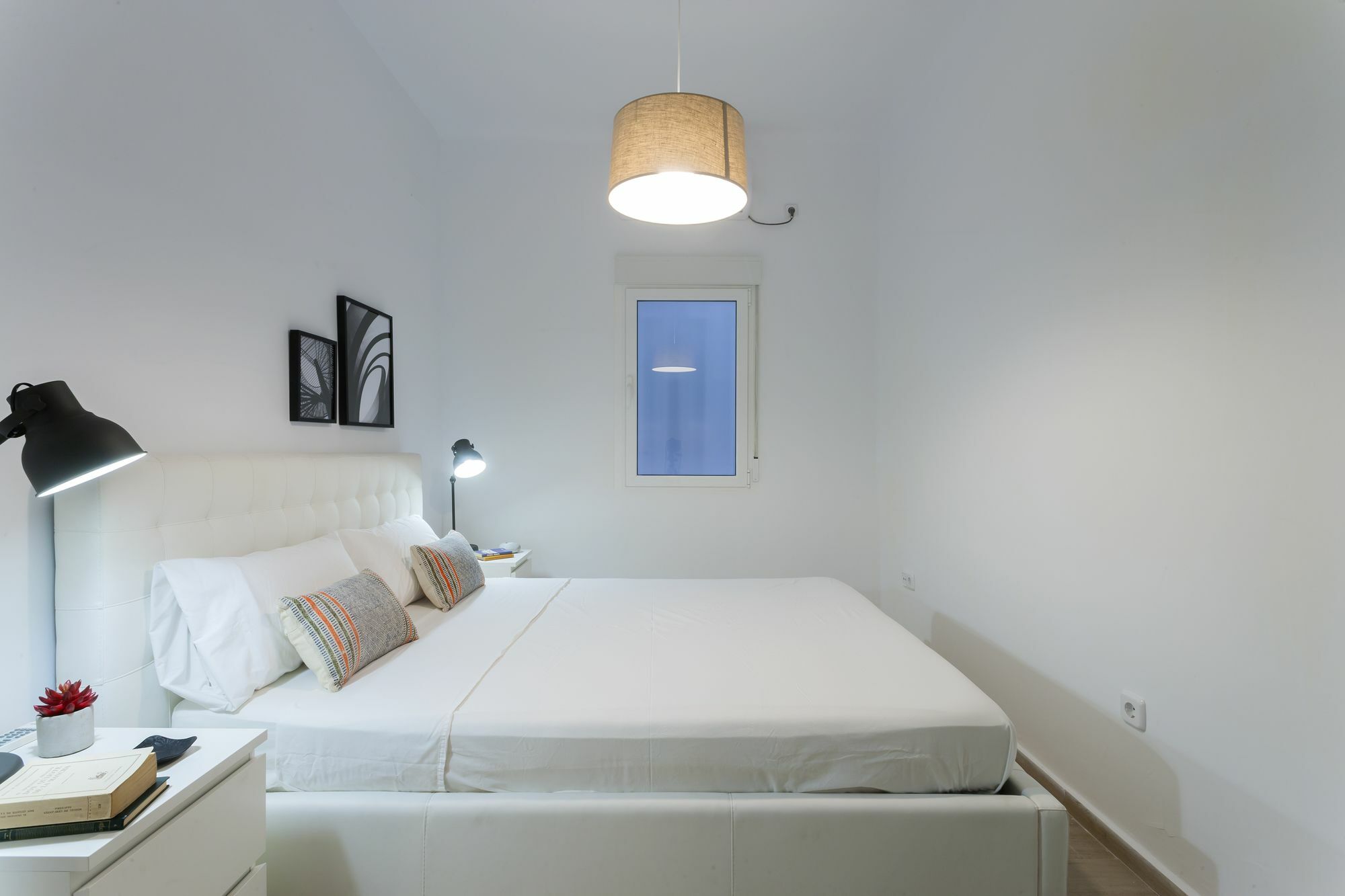 Dobo Rooms Ronda De Segovia Мадрид Экстерьер фото