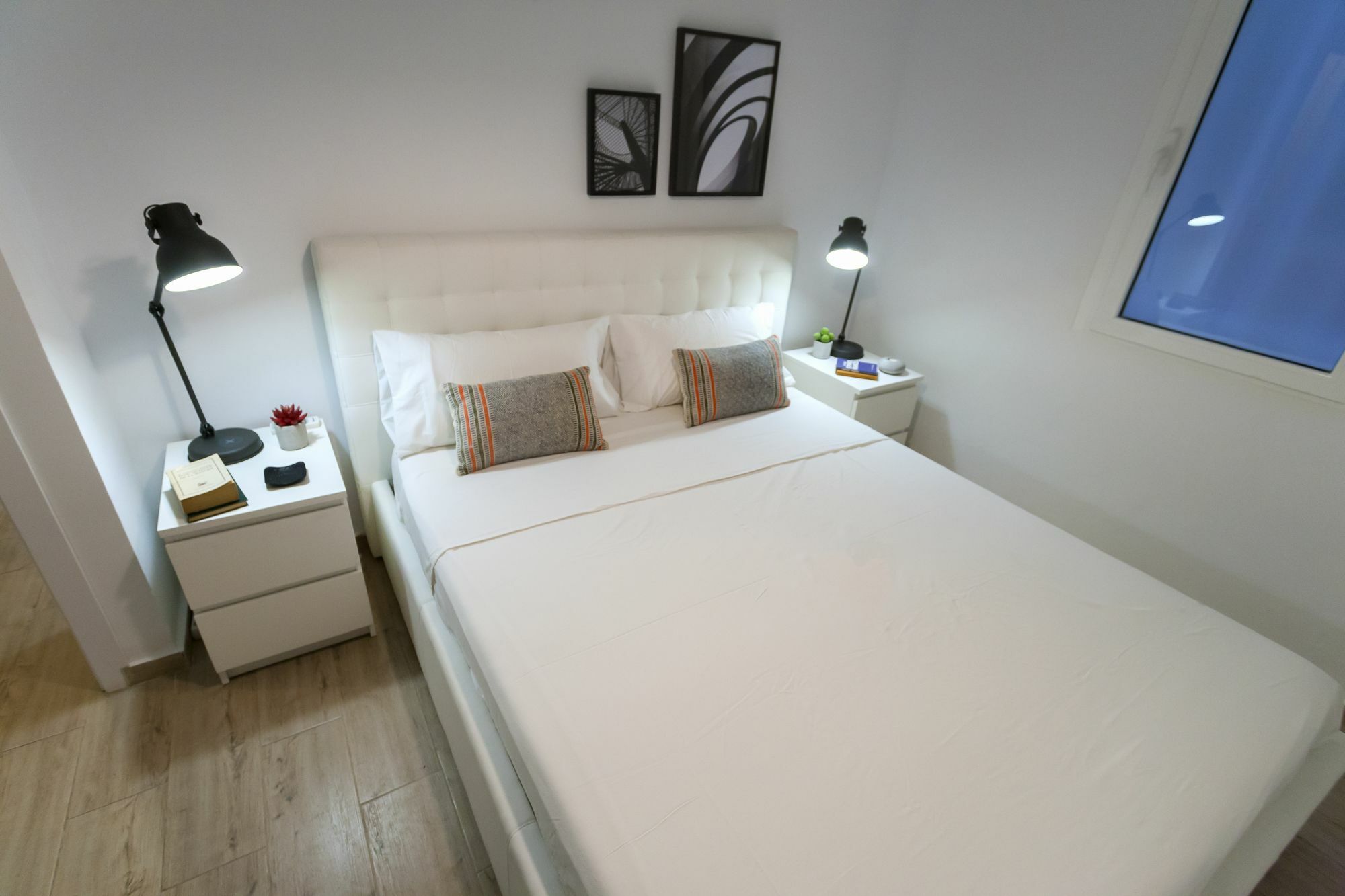 Dobo Rooms Ronda De Segovia Мадрид Экстерьер фото